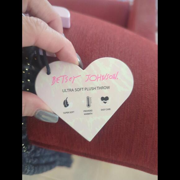 Betsey Johnson ultra soft plush throw - Picture 6 of 8